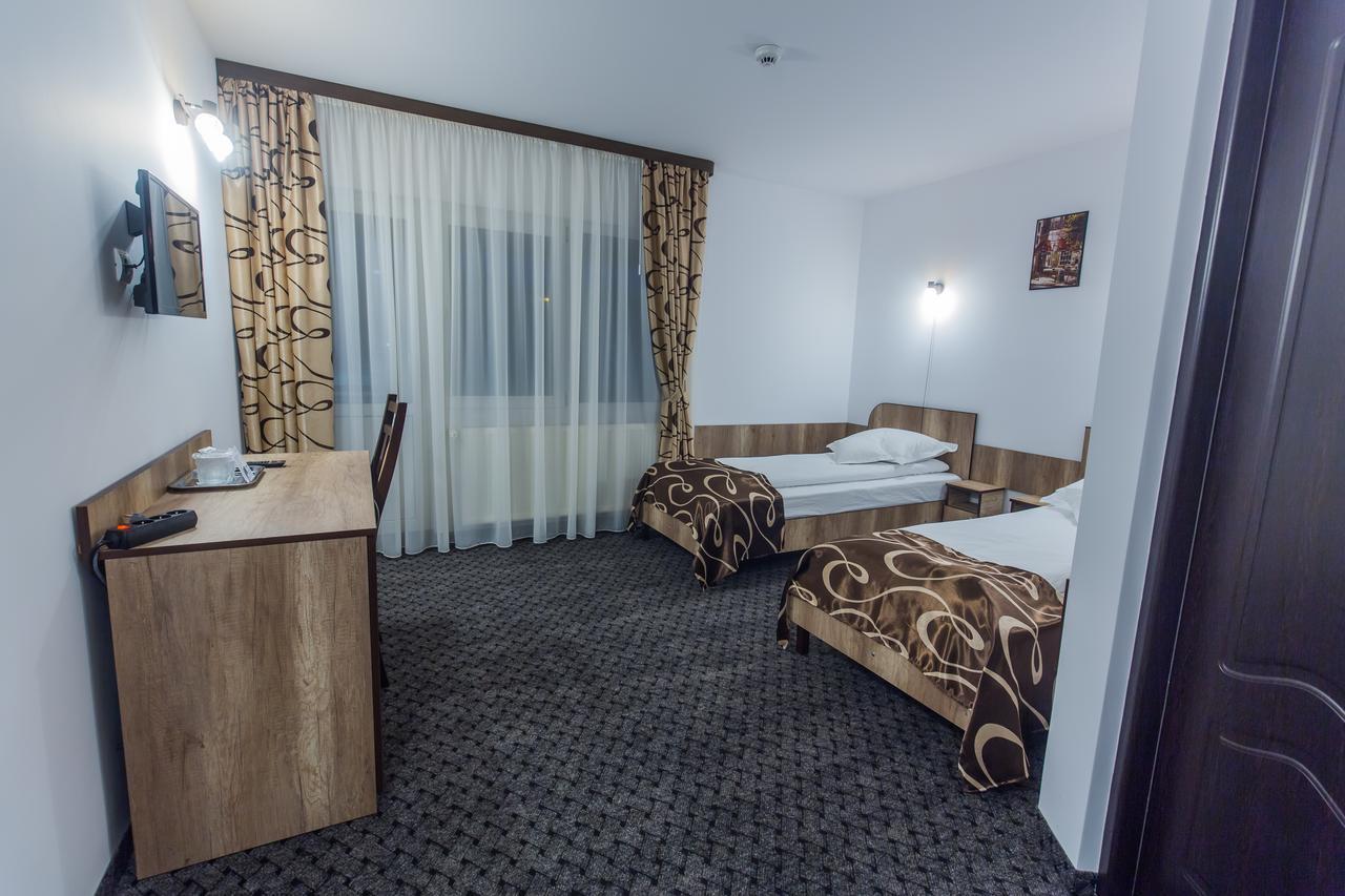 Hotel Raxand Residence Mioveni Exterior photo