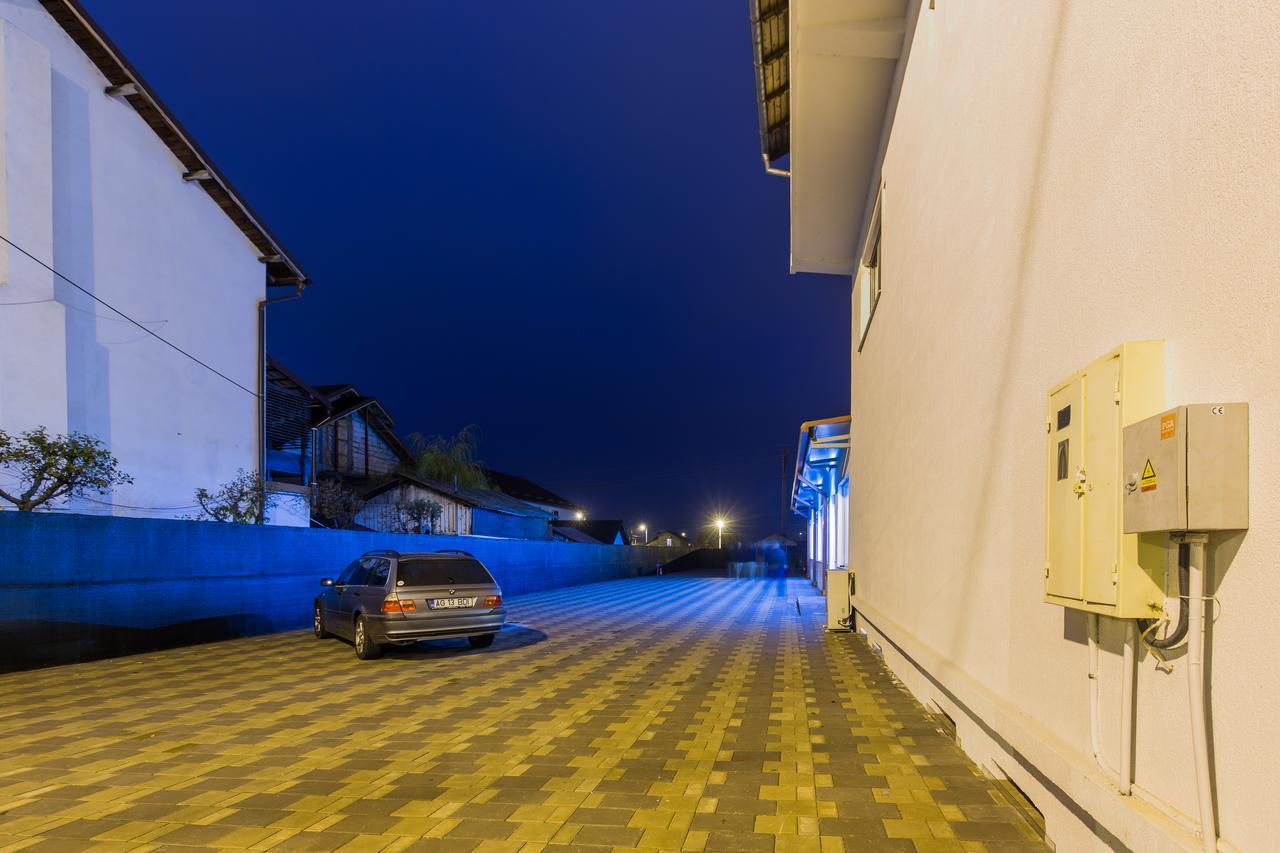Hotel Raxand Residence Mioveni Exterior photo