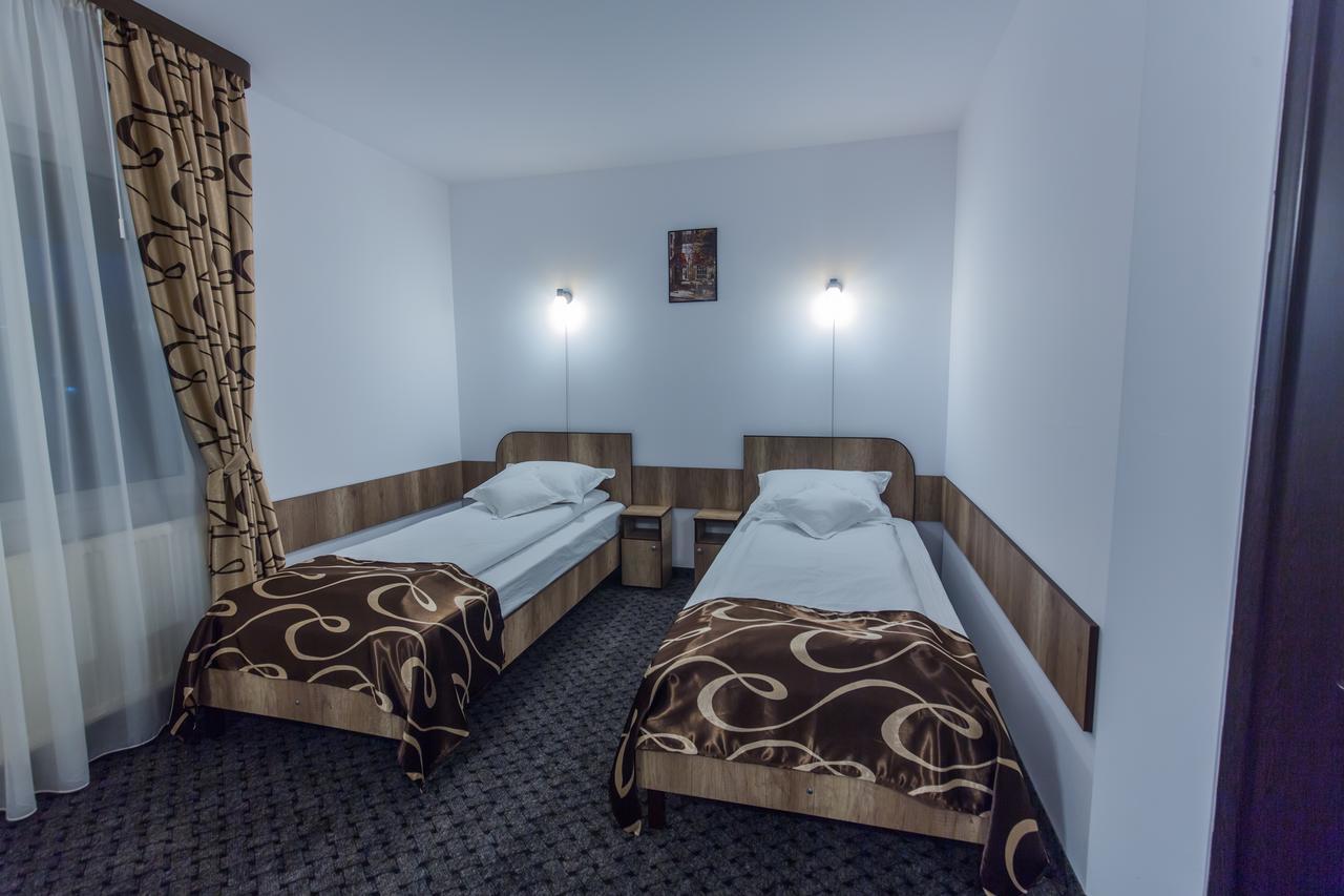 Hotel Raxand Residence Mioveni Exterior photo