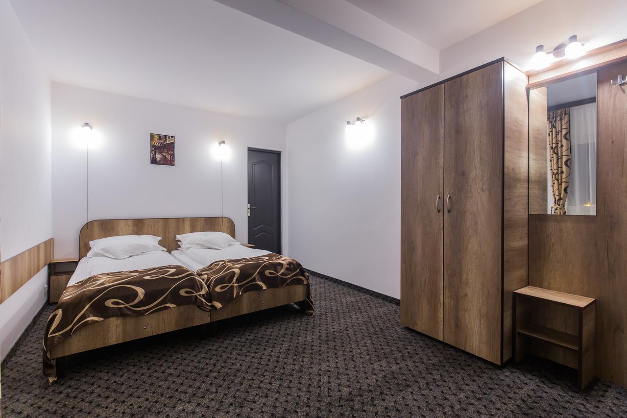 Hotel Raxand Residence Mioveni Exterior photo